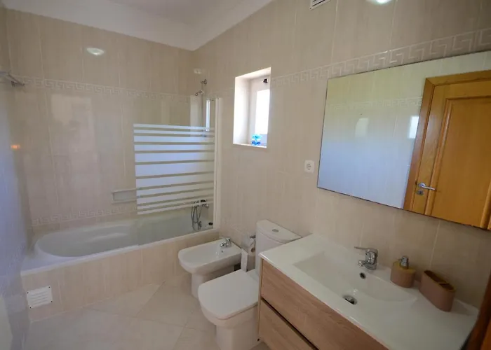 Casa Da Torre Espetacular V4 Com Piscina * Portimao