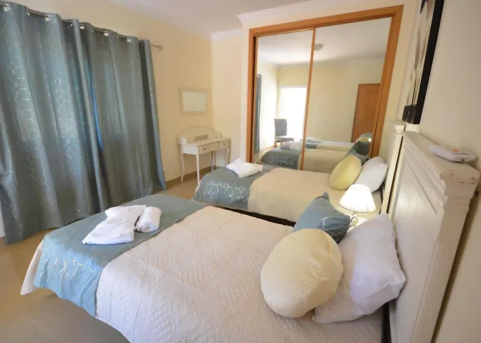 Villa Casa Da Torre Espetacular V4 Com Piscina